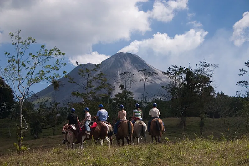 horseback family tour la fortuna