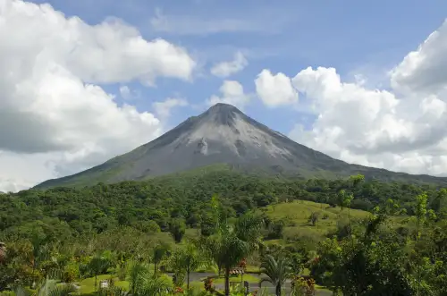 Arenal Volcano in La Fortuna, clear skies daytime view