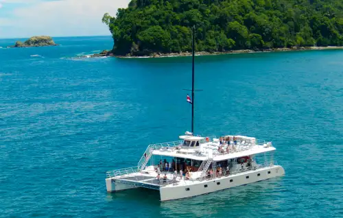 Manuel Antonio Catamaran on the Pacific Ocean to Playa Biesanz in Manuel Antonio Costa Rica