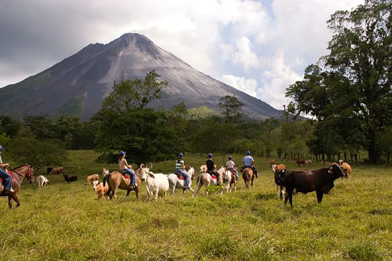 horseback to la fortuna waterfall