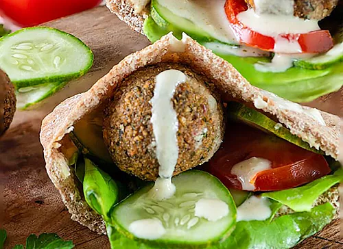 vegetarian food la fortuna costa rica falafel pita cucumber tomato