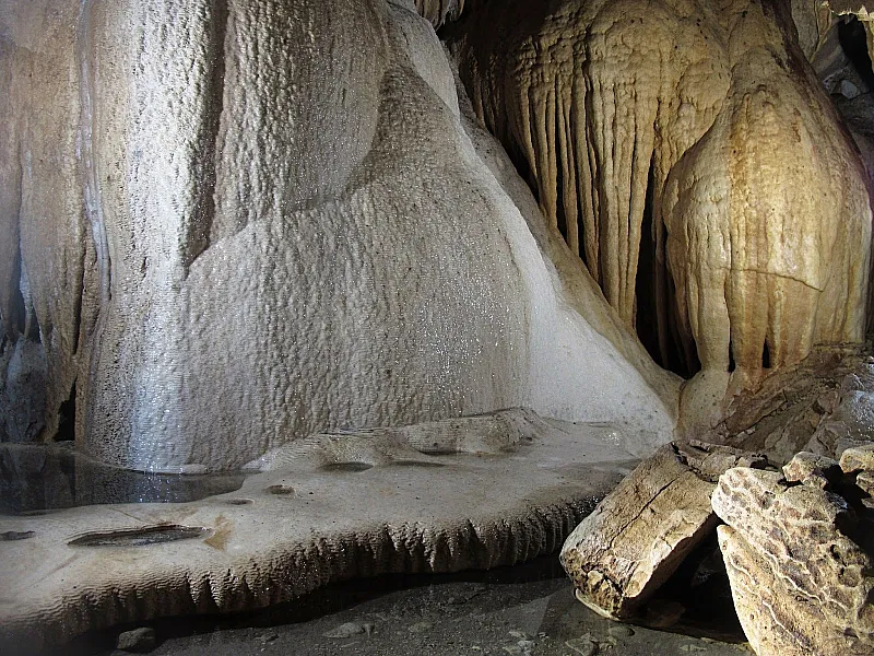 venado caves la fortuna