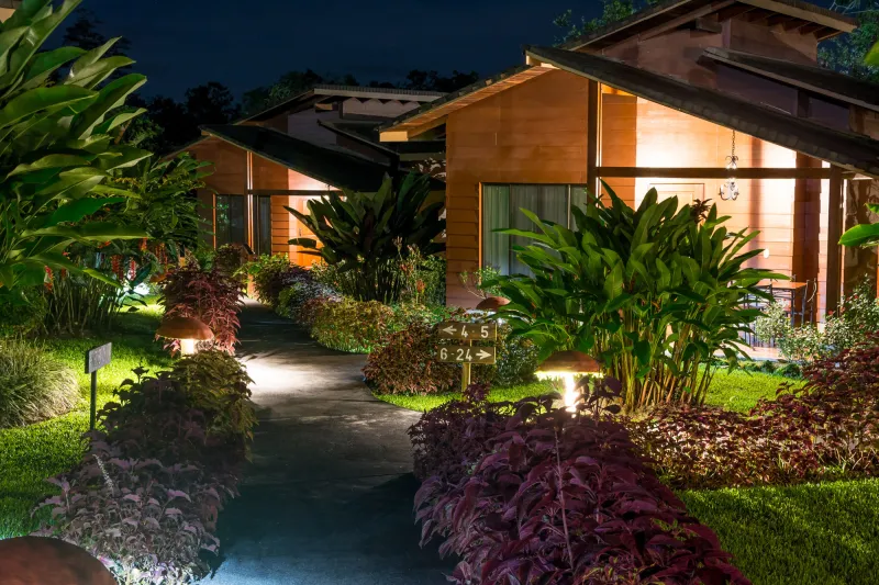 hotel la fortuna at night